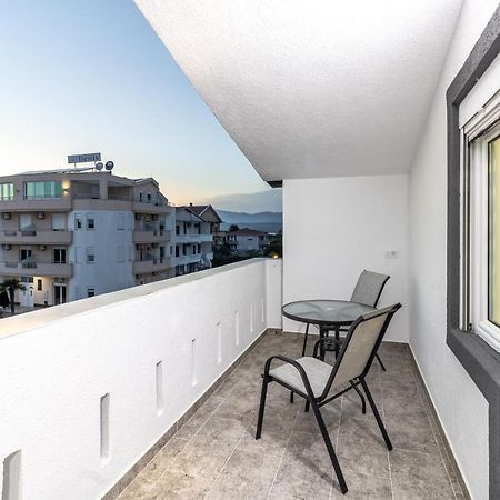 Apart-Hotel Prestige Улцинь Экстерьер фото